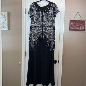 Adrianna Papell Black Sequin Beaded Dress. Mother of the Bride/Groom. Size 16